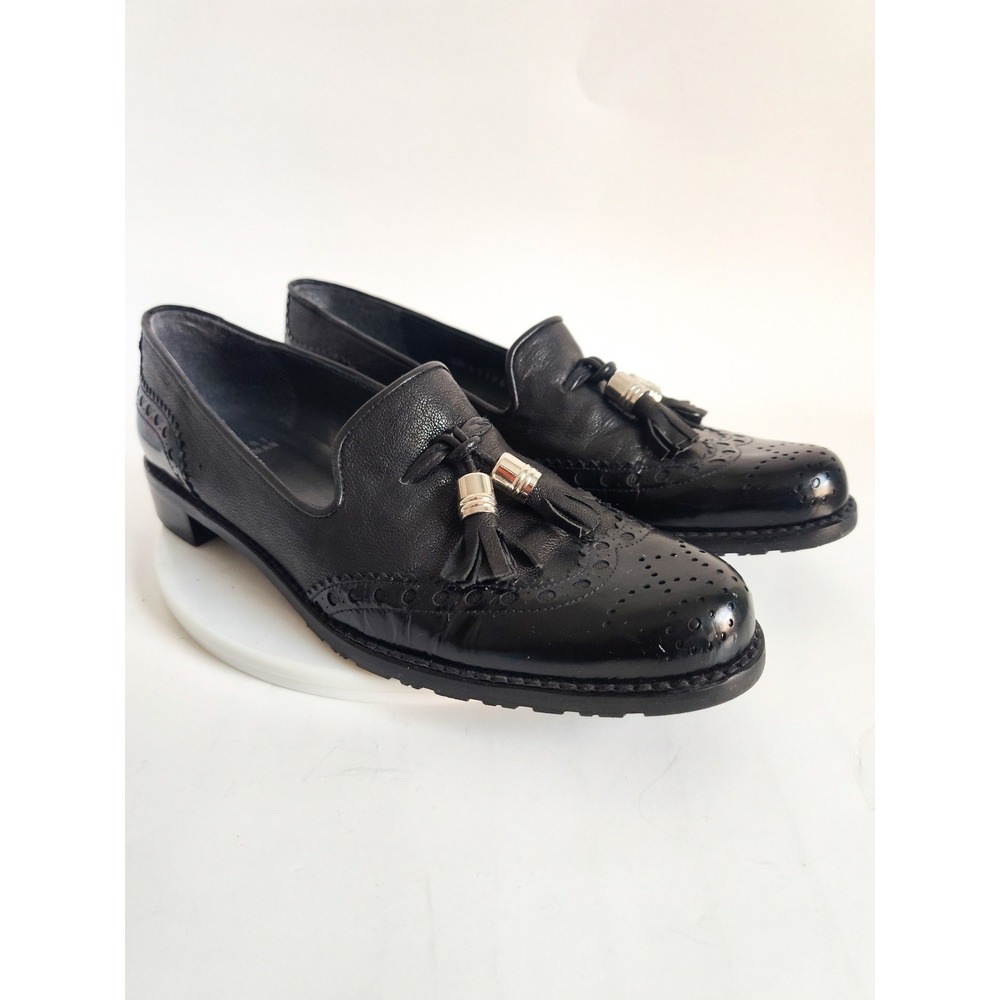 Stuart Weitzman Loafers 6 Black Leather Wingtip Brogue Tassel Dark Academia Flat